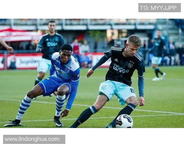 乌德勒支主场迎战兹沃勒期待精彩对决与胜利的争夺战