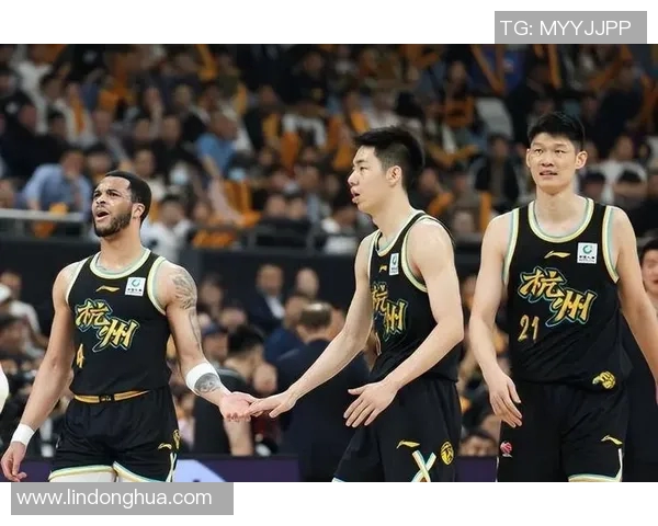 火箭队与上海大鲨鱼首发阵容对决精彩瞬间回顾与分析